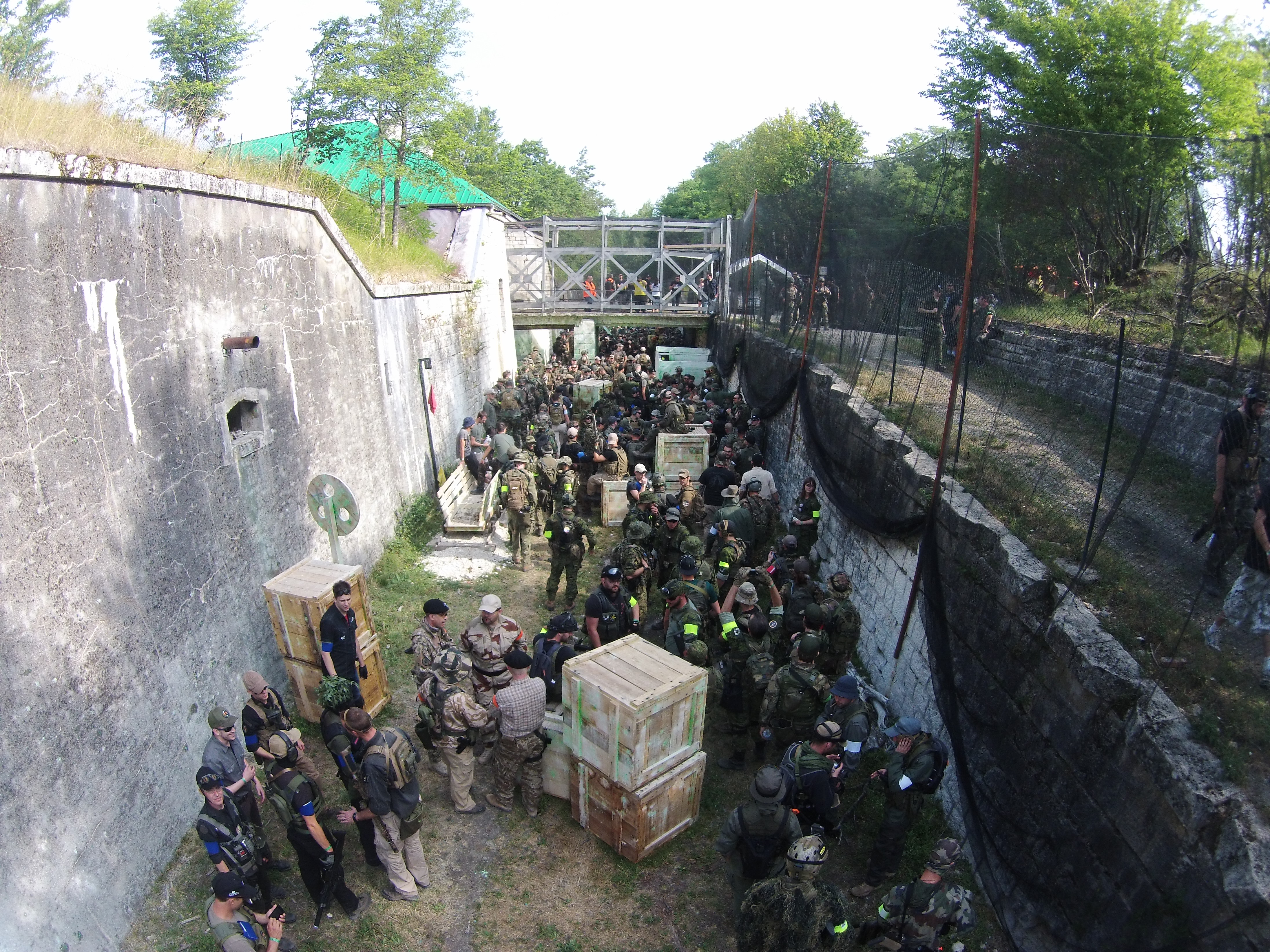 Fort Location : vue globale du terrain événementiel près de Nancy (54)